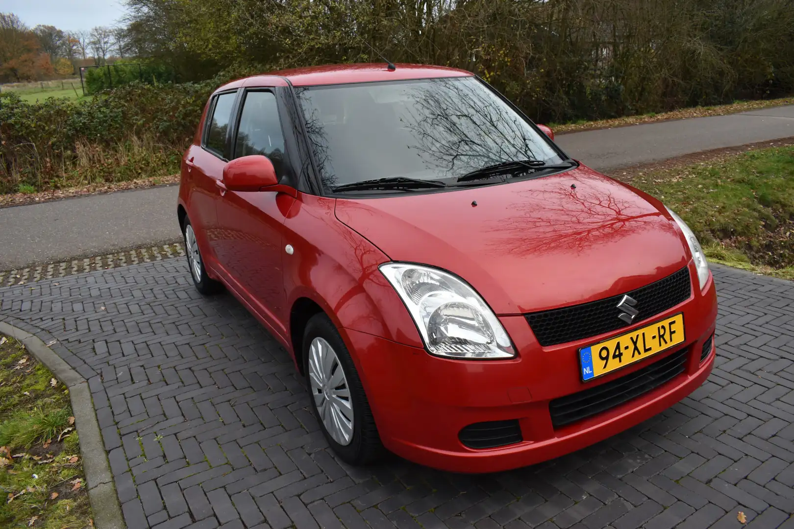 Suzuki Swift 1.3 GLS '07 MP3, NAVI, SPORTIEF! Rouge - 2