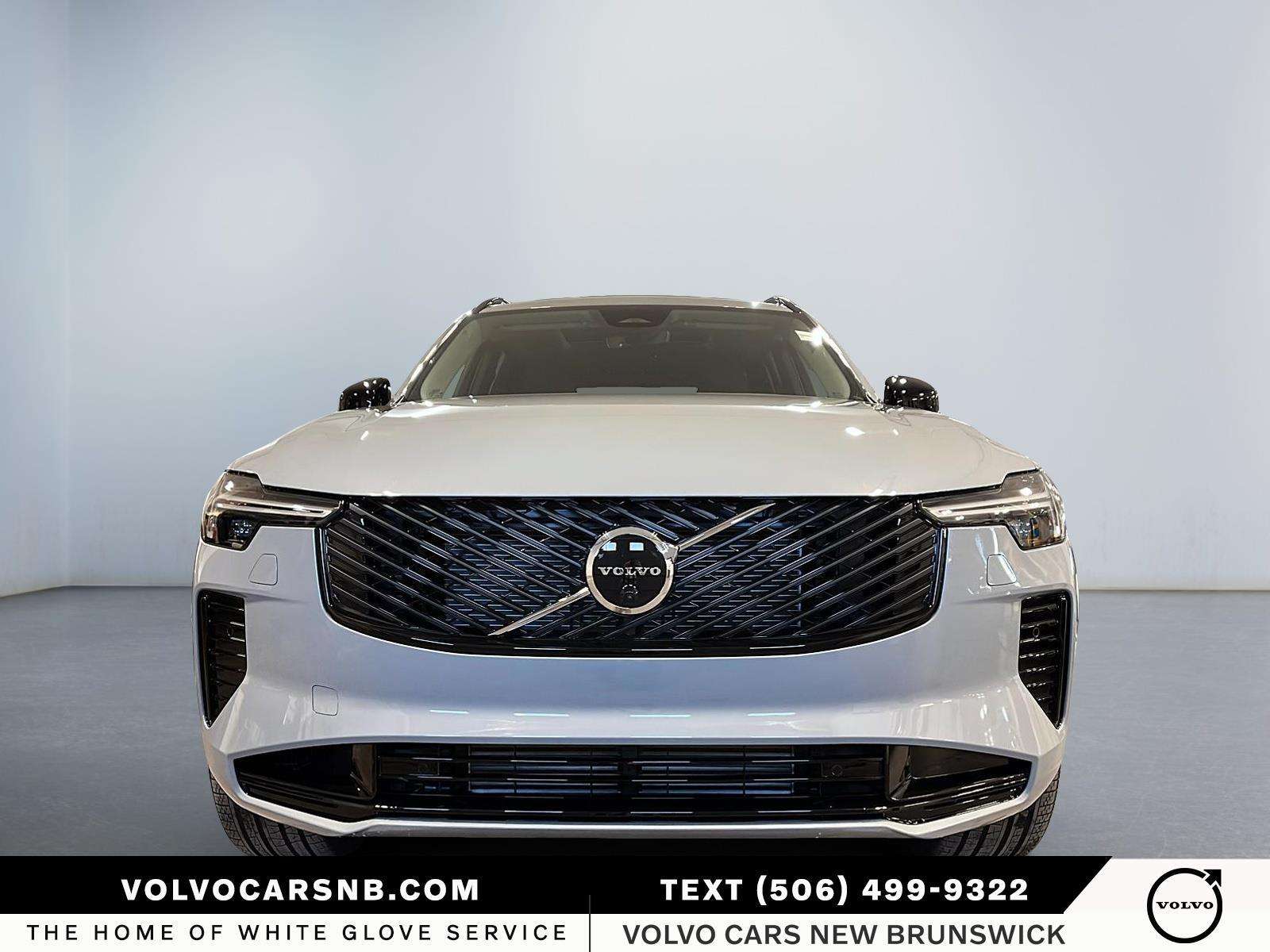 2026 Volvo XC90 T8 Ultra Dark Theme alt 2
