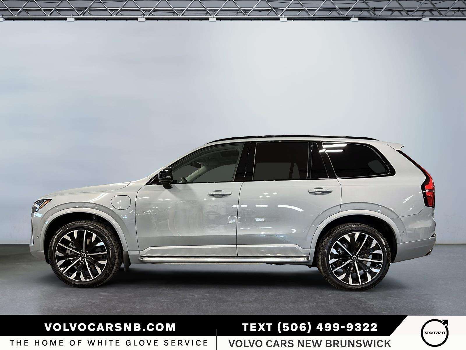 2026 Volvo XC90 T8 Ultra Dark Theme alt 5
