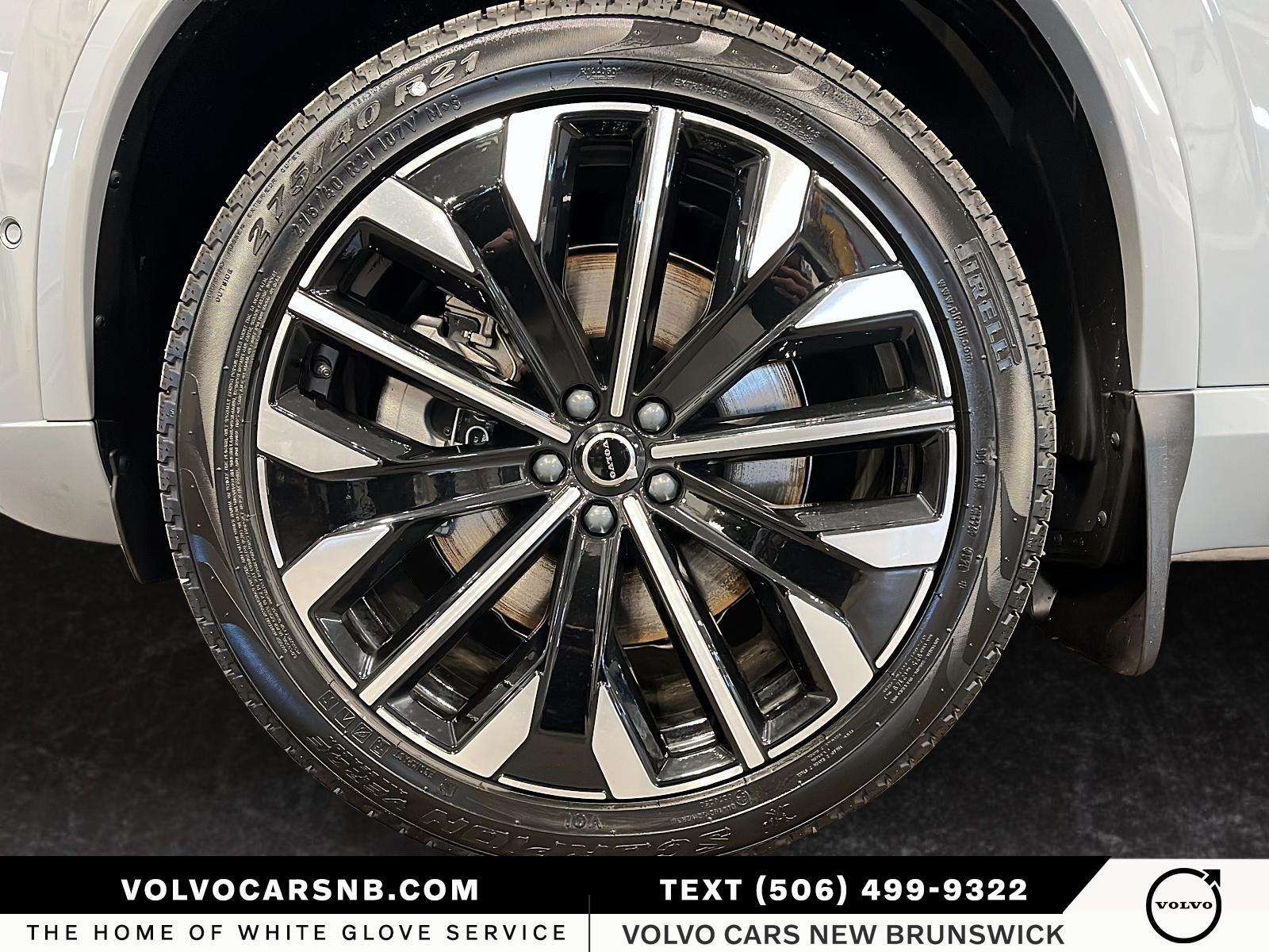 2026 Volvo XC90 T8 Ultra Dark Theme thumb 7