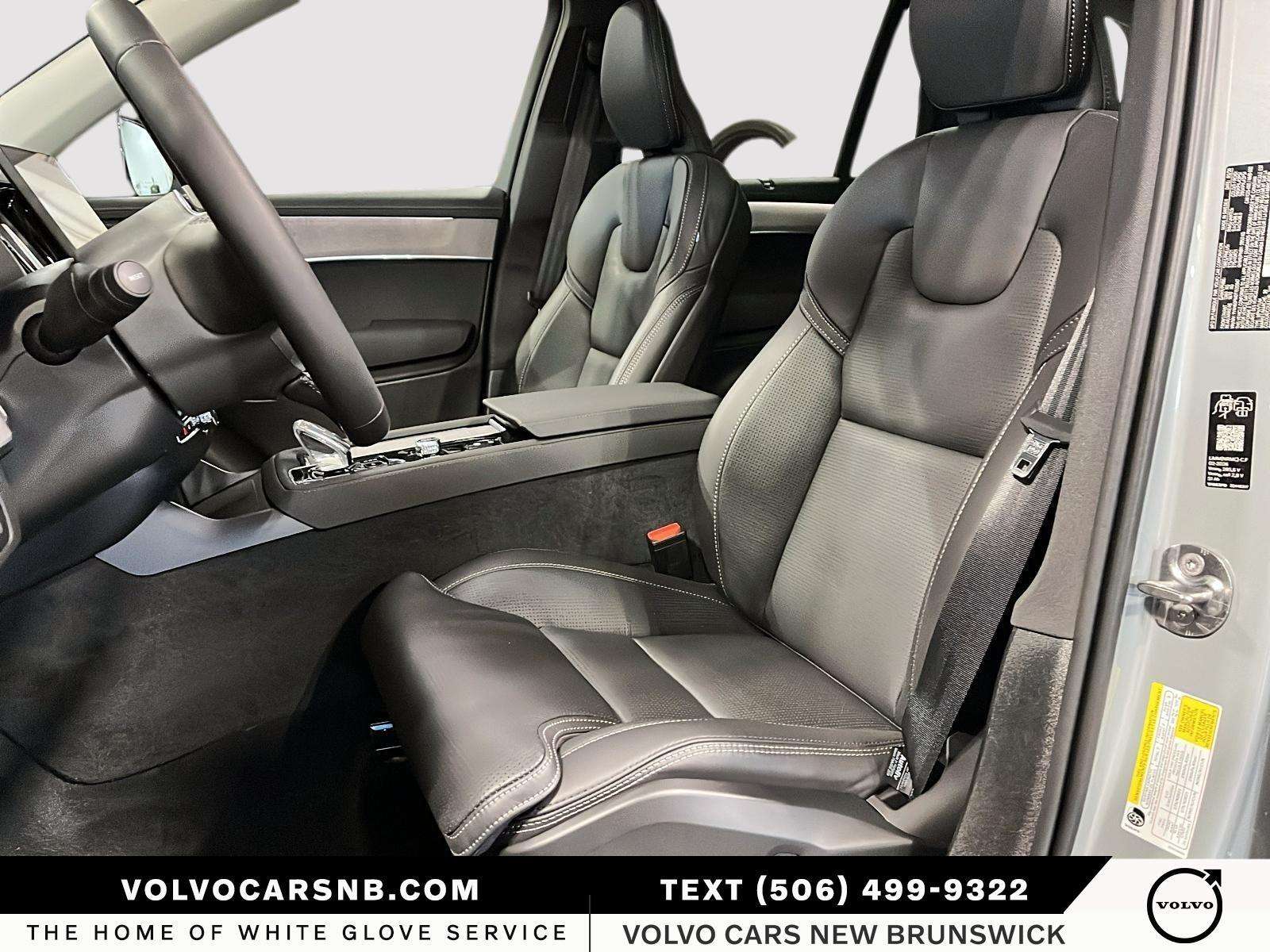 2026 Volvo XC90 T8 Ultra Dark Theme thumb 8