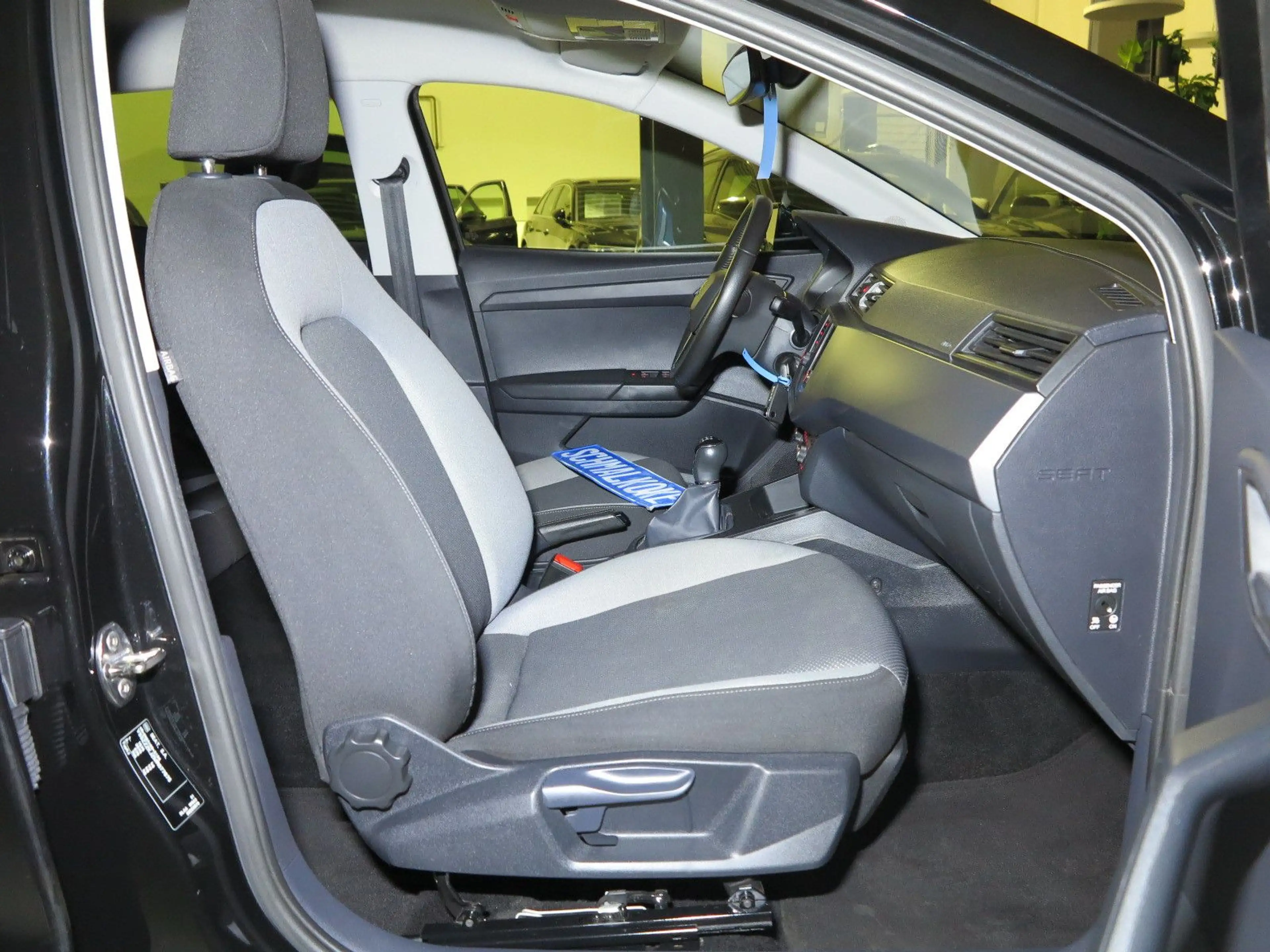 SEAT Ibiza 1.0 TSI S&S Style 2C-Clima GRA DAB LM15 — photo 11