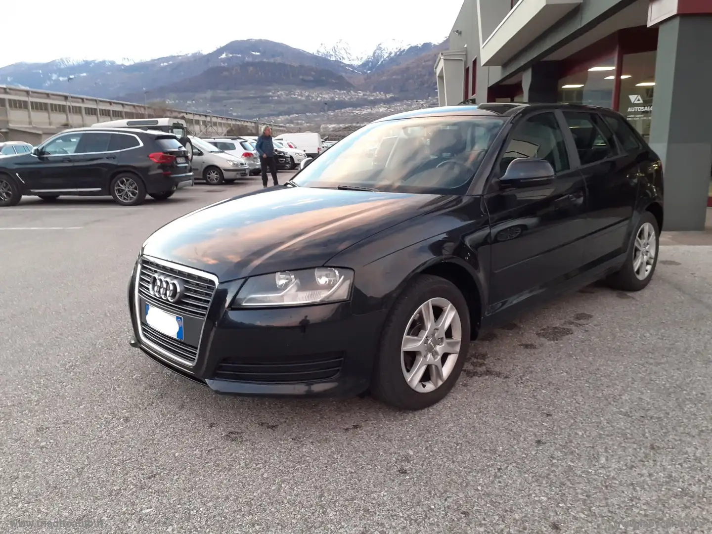 Audi A3 SPB 1.6 TDI 105CV Attraction Nero - 2