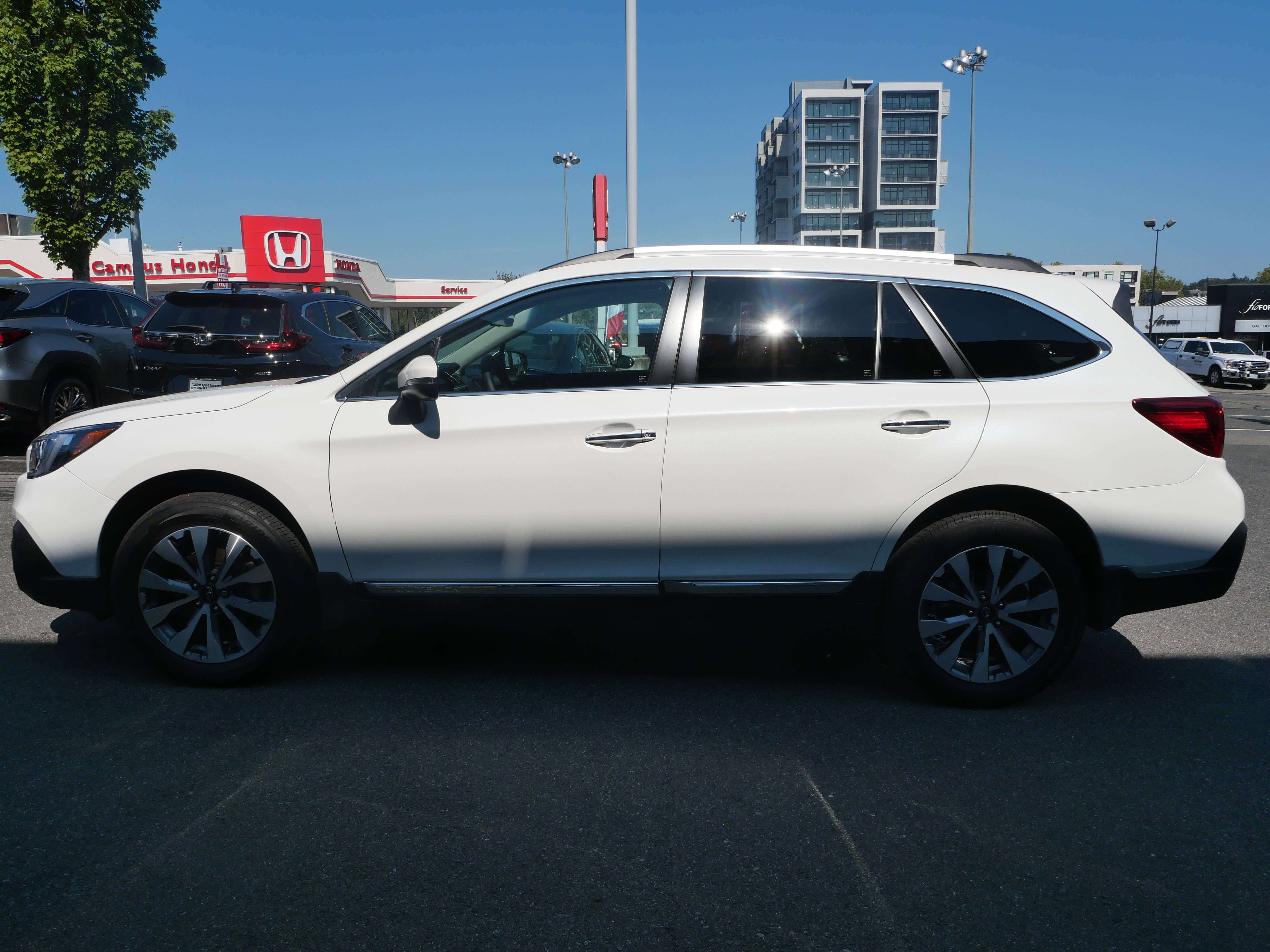 2018 Subaru Outback 3.6R Premier w-EyeSight Pkg | One Owner | — снимка 1
