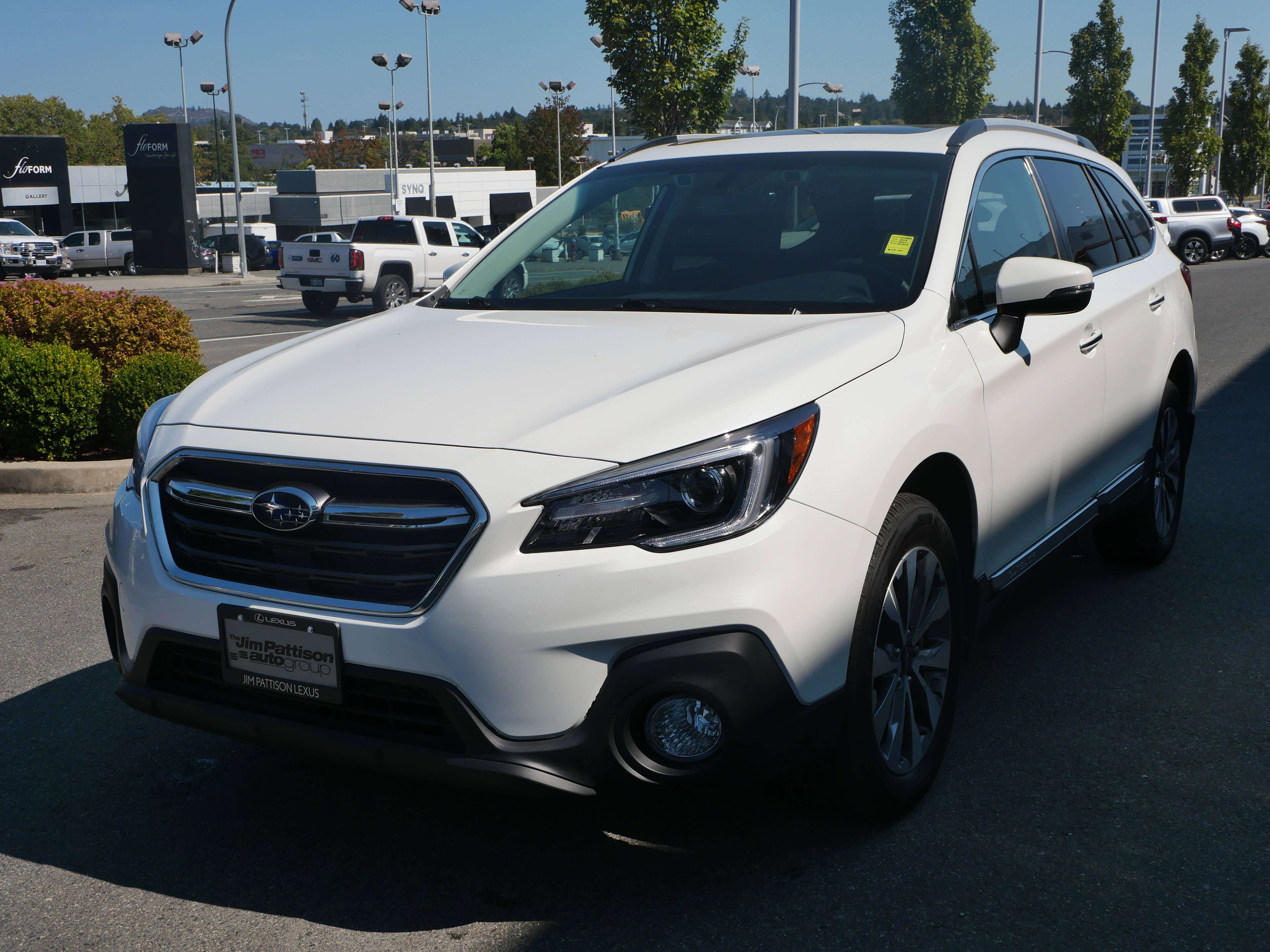 2018 Subaru Outback 3.6R Premier w-EyeSight Pkg | One Owner | — снимка 1