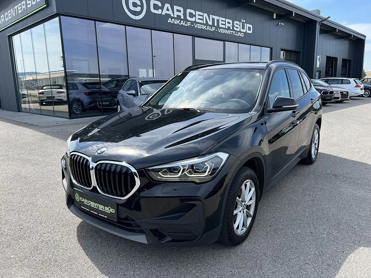 BMW X1 xDrive18d Aut. Schwarz - 1