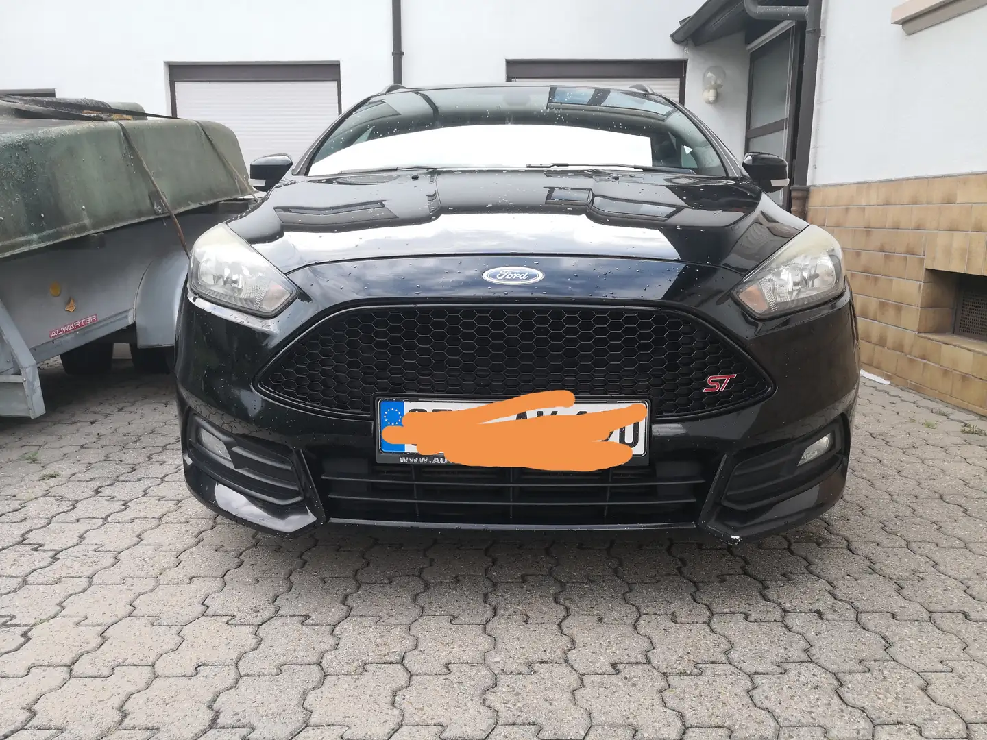 Ford Focus Focus Turnier 2.0 EcoBoost STSport-Paket Schwarz - 2