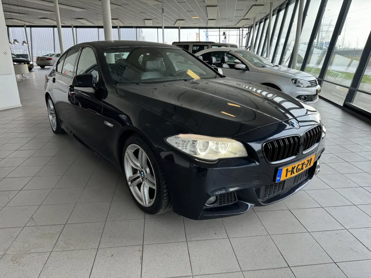 BMW 535 535d High Executive Zwart - 2
