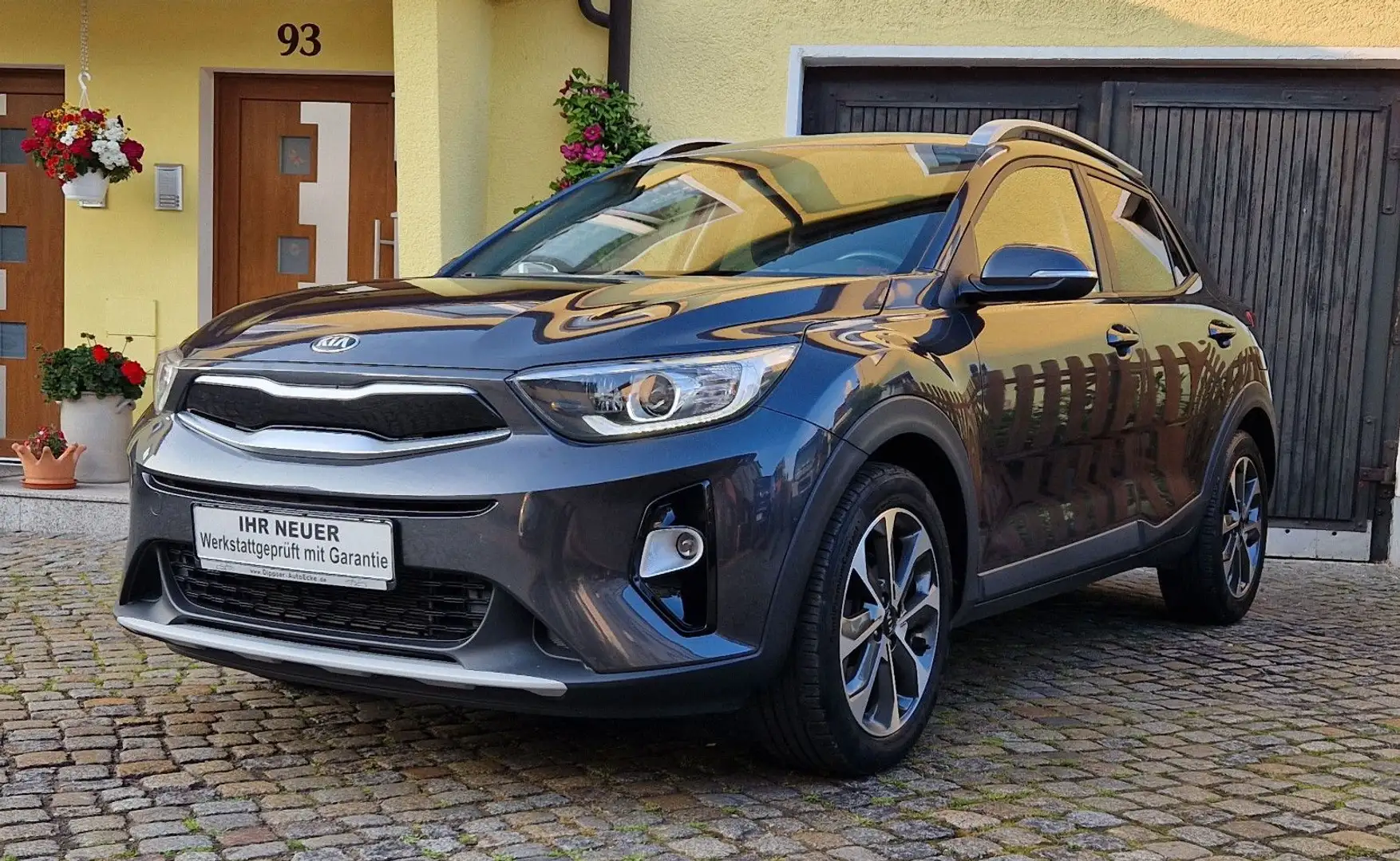 Kia Stonic "Vision"_Climatr_Android_Sitz + Lenkradh Grau - 1