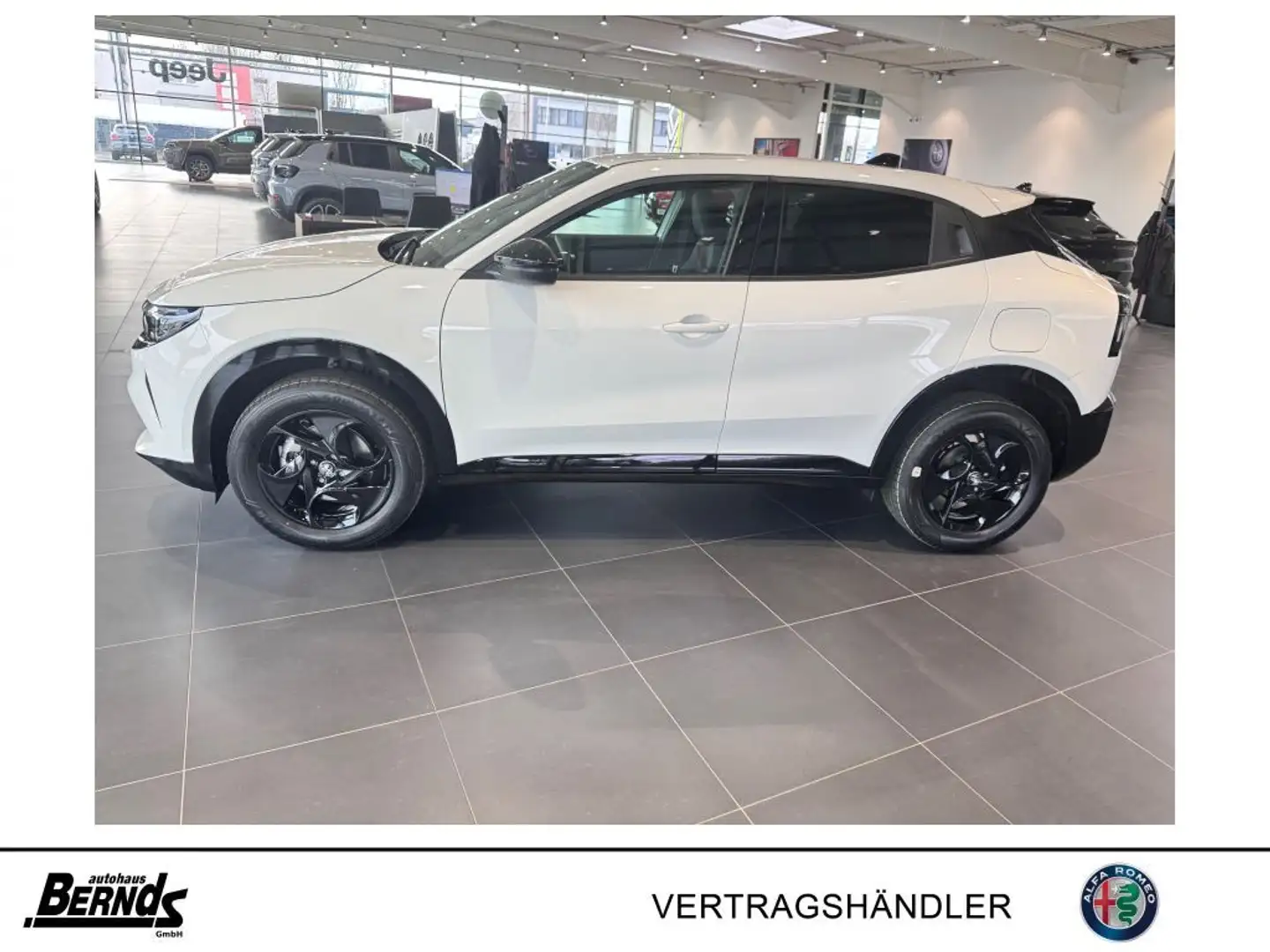 Alfa Romeo Junior 1.2 VGT Ibrida Ti Weiß - 2