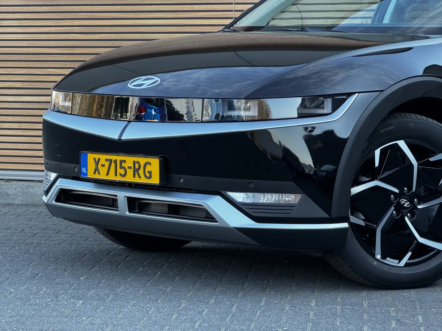 Hyundai IONIQ 5 Connect 58 kWh Camera / Bose / Standkachel / Winte Zwart - 2