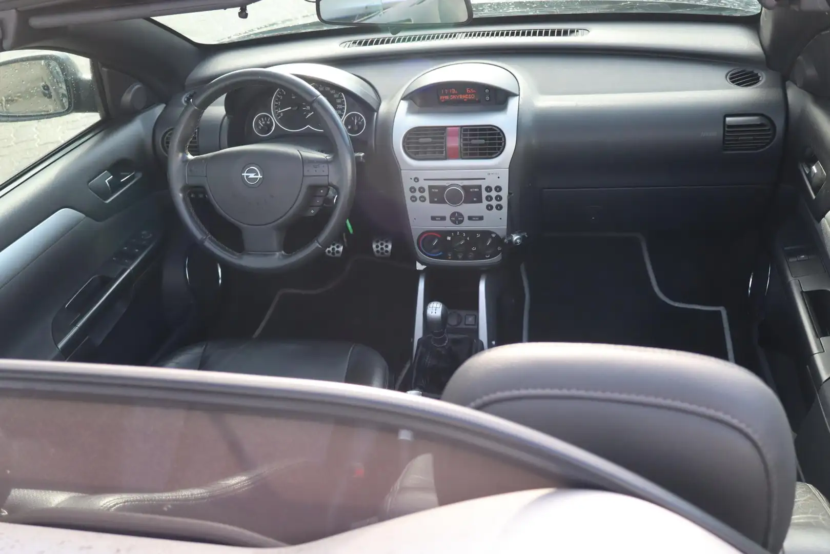Opel Tigra TwinTop 1.4-16V Cosmo Airco, Lederen interieur, St Zwart - 2