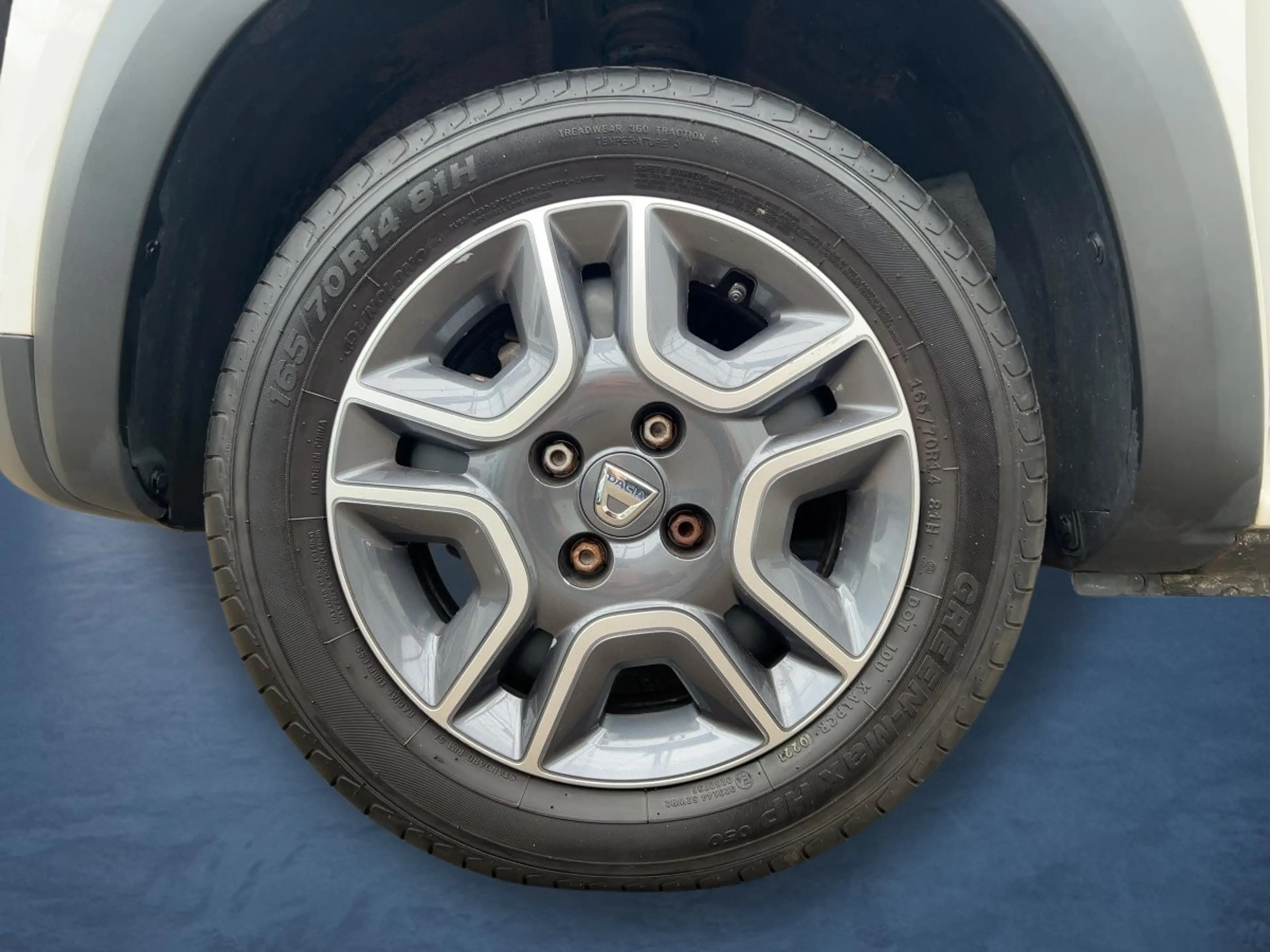 Dacia Spring Business 45 CCS — photo 21