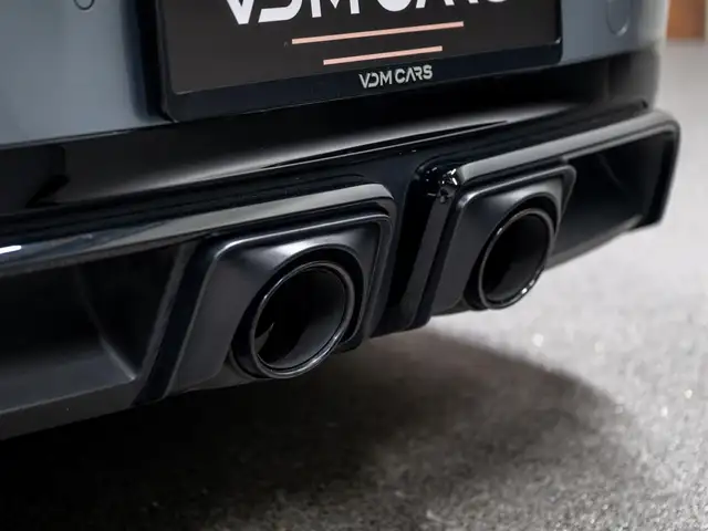 Porsche 911 view 12
