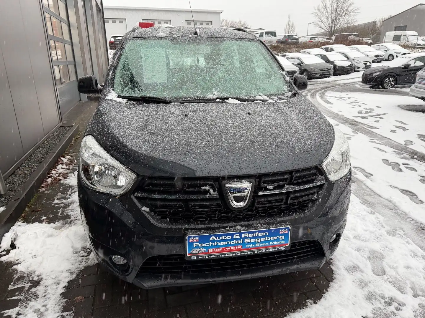 Dacia Lodgy 1.6 16V Comfort*7 SITZER*KLIMA* Grau - 2
