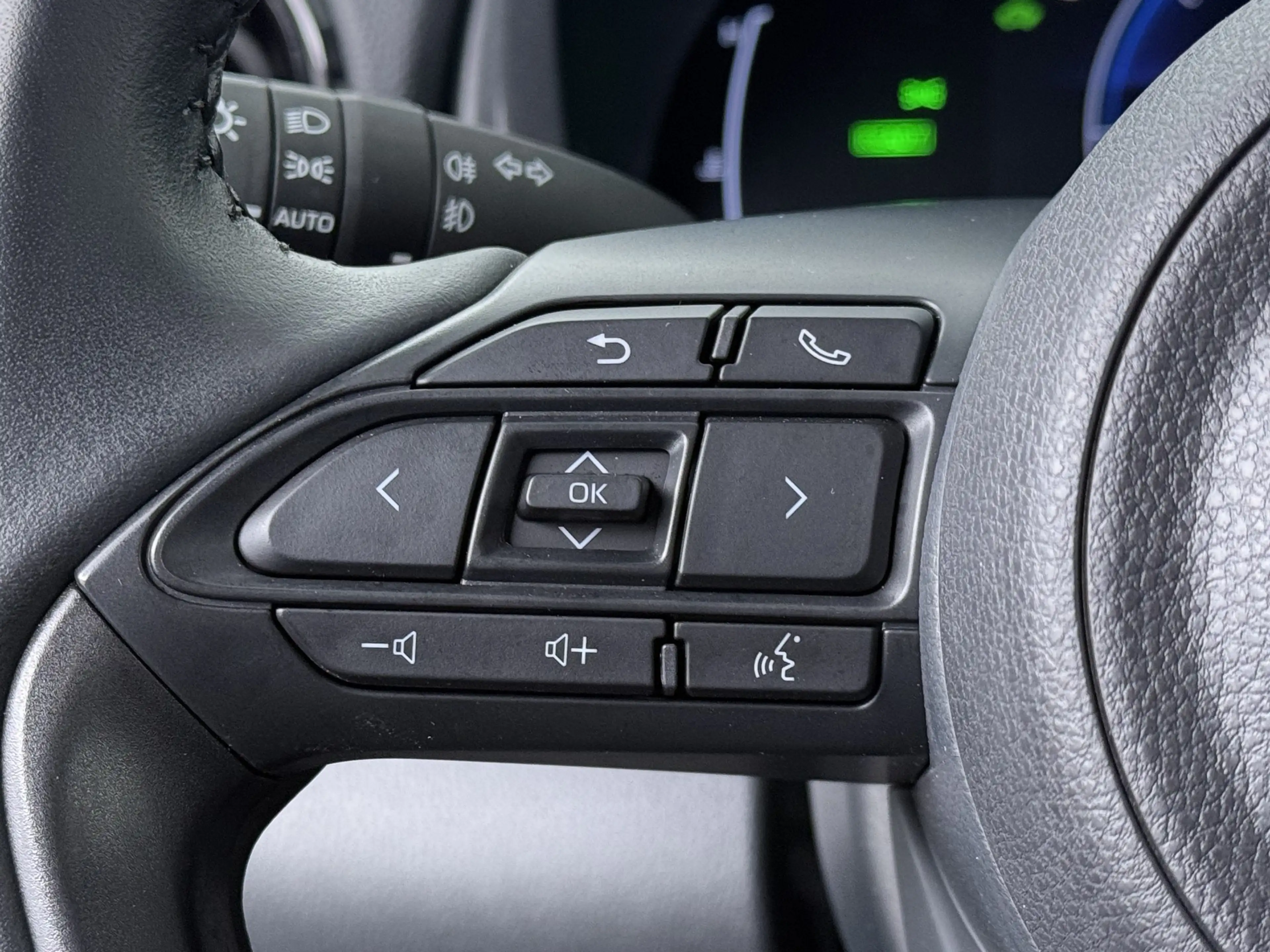 Toyota Yaris Cross 1.5 Hybrid 115 First Edition - Navigatie - Camera — photo 33