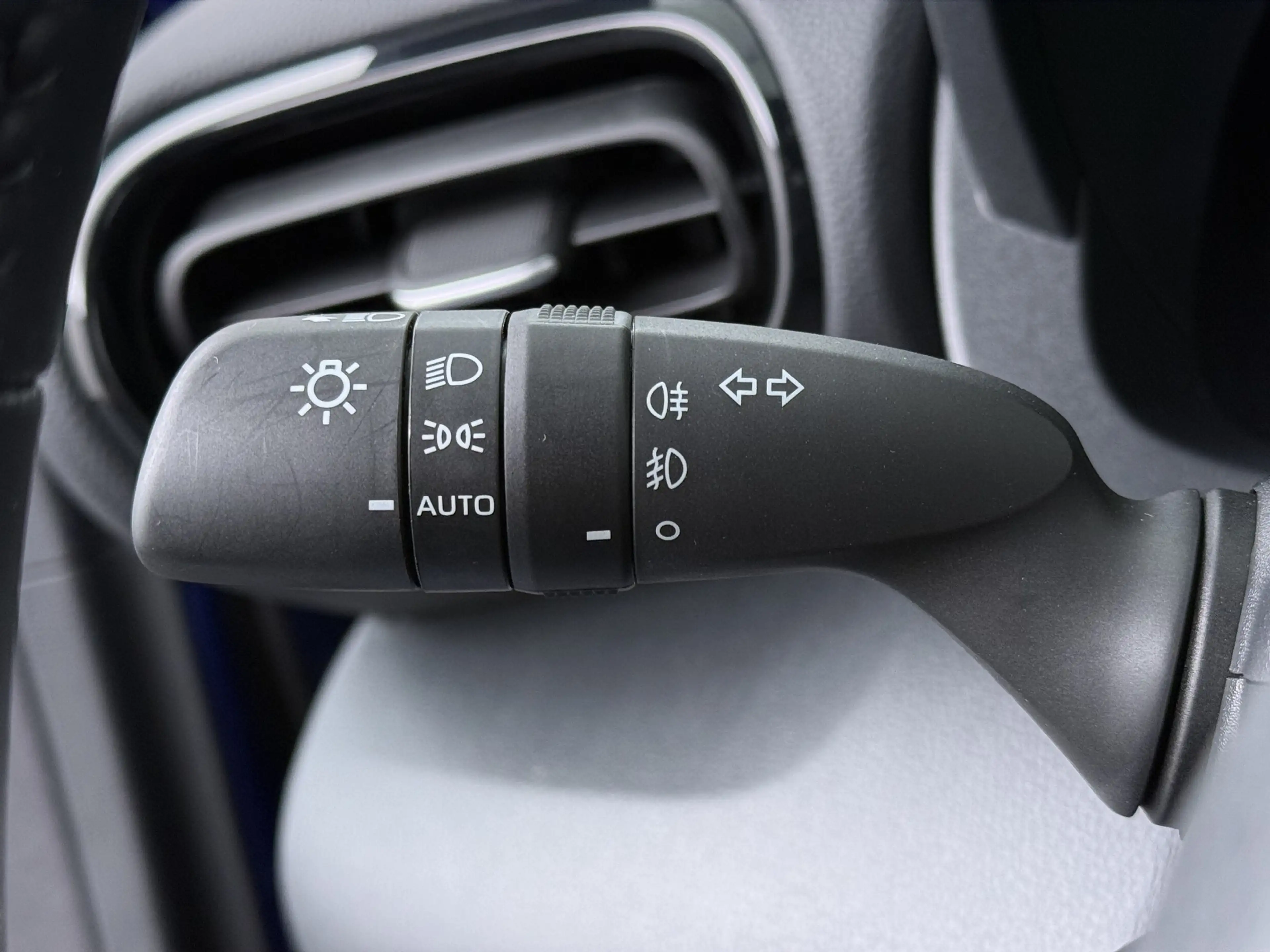 Toyota Yaris Cross 1.5 Hybrid 115 First Edition - Navigatie - Camera — photo 31