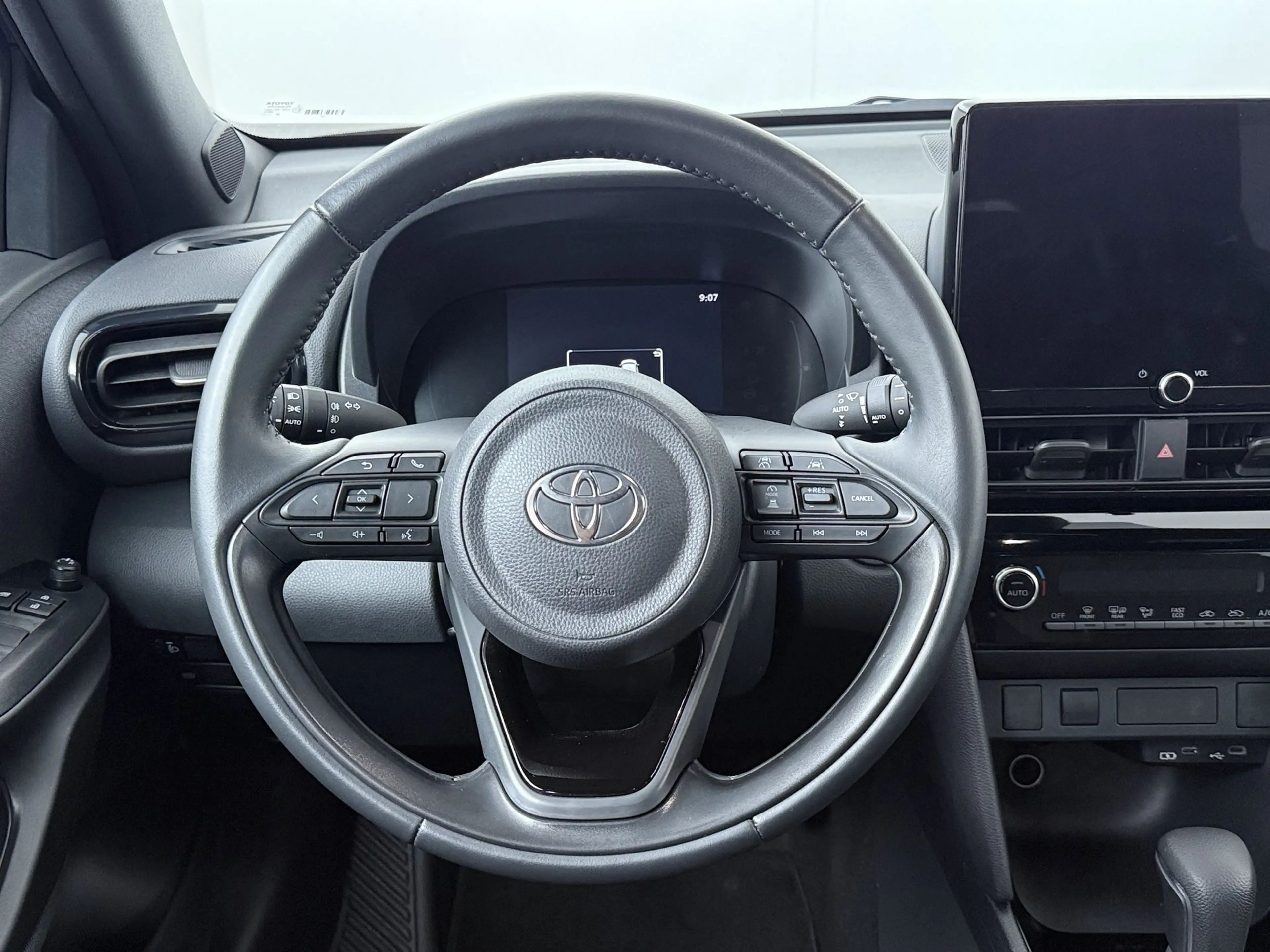 Toyota Yaris Cross 1.5 Hybrid 115 First Edition - Navigatie - Camera — photo 23