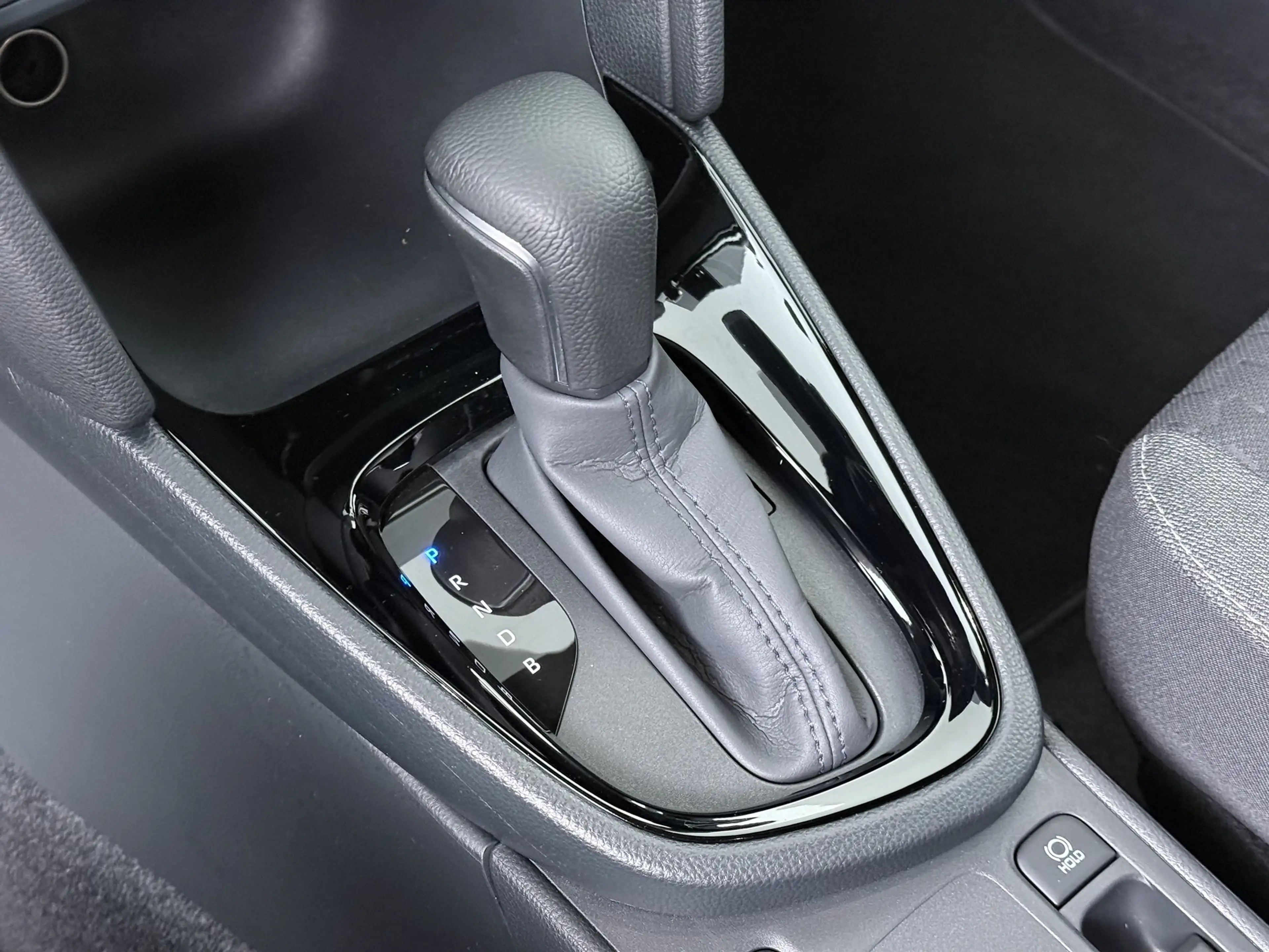Toyota Yaris Cross 1.5 Hybrid 115 First Edition - Navigatie - Camera — photo 39