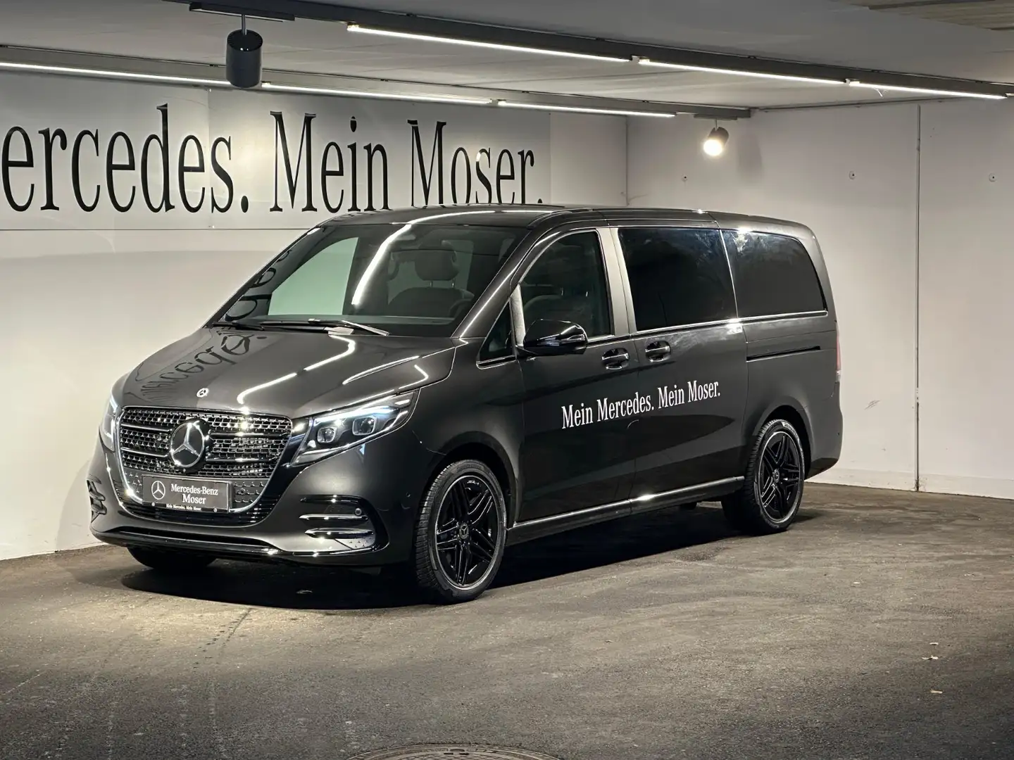 Mercedes-Benz V 300 d 4MATIC EXCLUSIVE Lang AMG Line Grau - 2