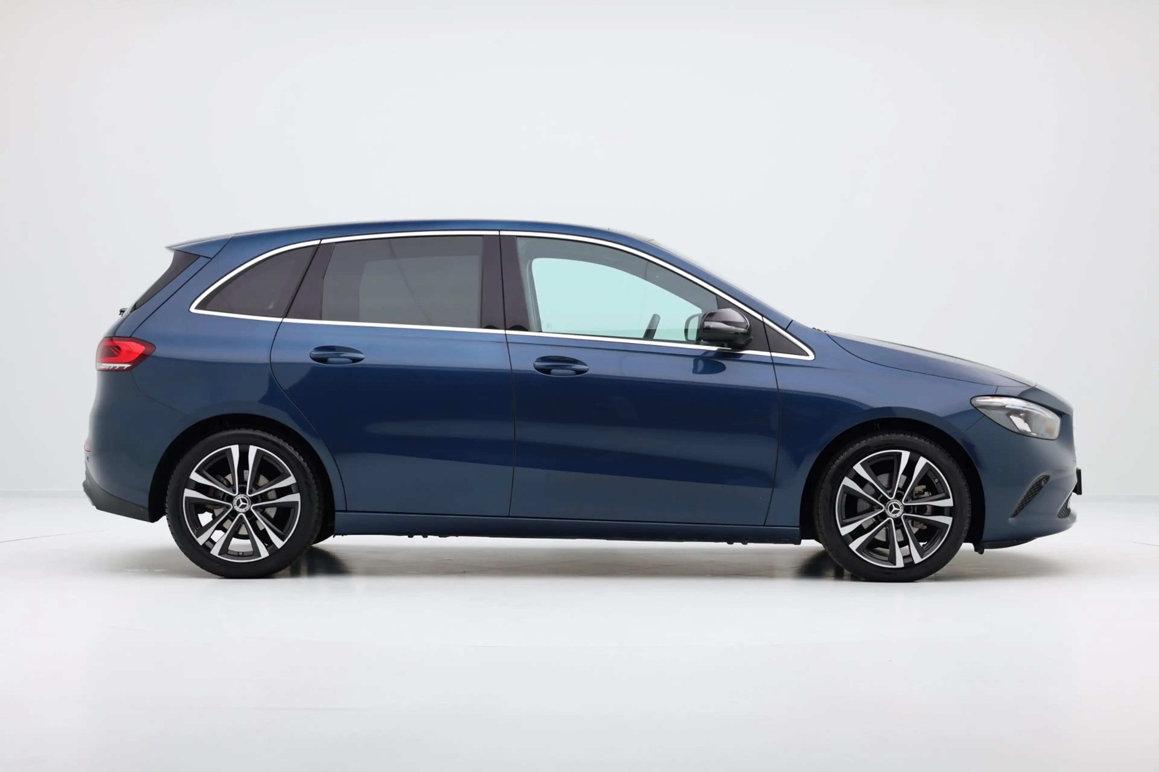Mercedes-Benz B 180 Launch Edition Aut. 1e eig.|Pano|Clima|Leer|Cam|PD — photo 35