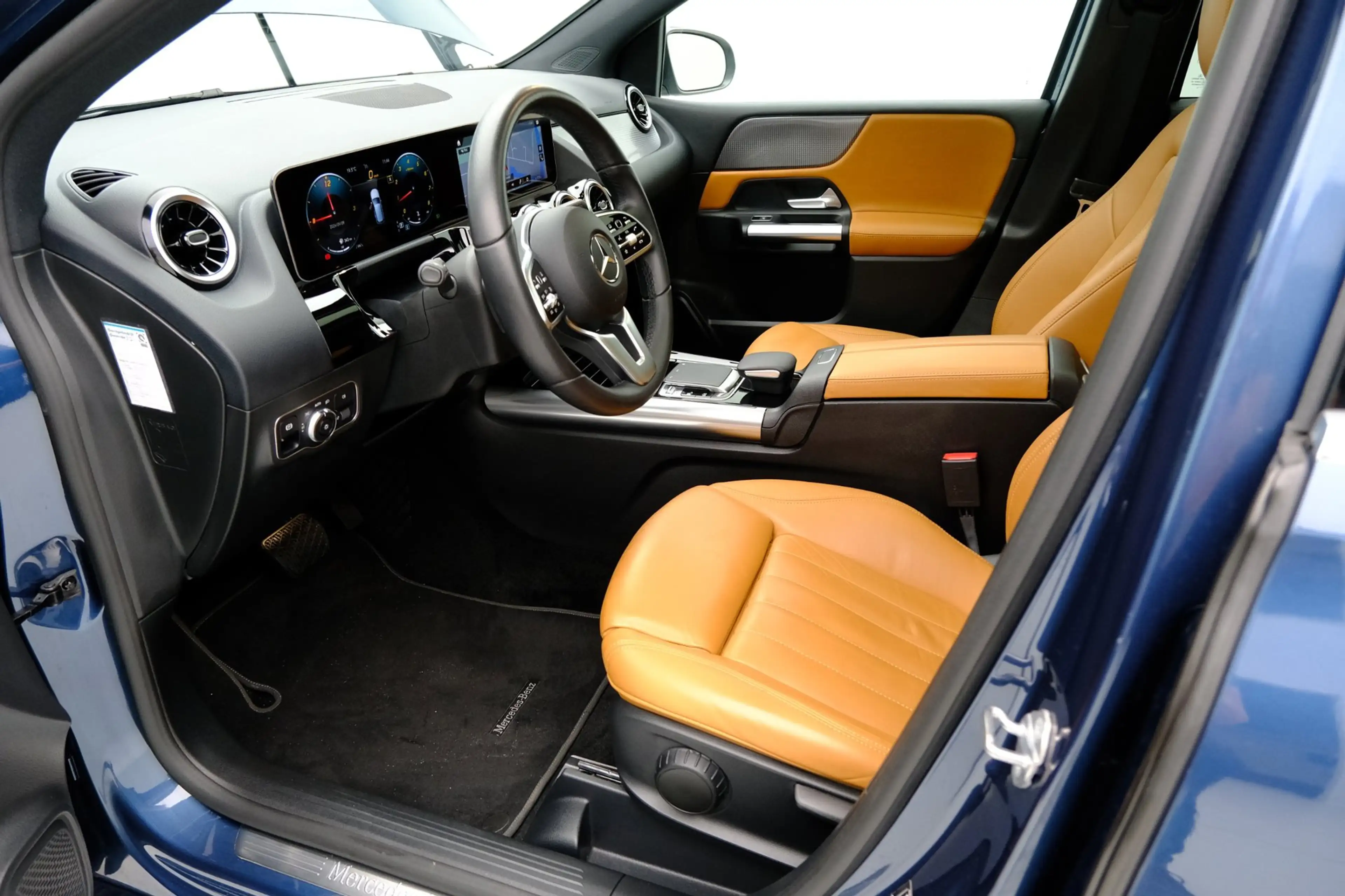 Mercedes-Benz B 180 Launch Edition Aut. 1e eig.|Pano|Clima|Leer|Cam|PD — photo 2