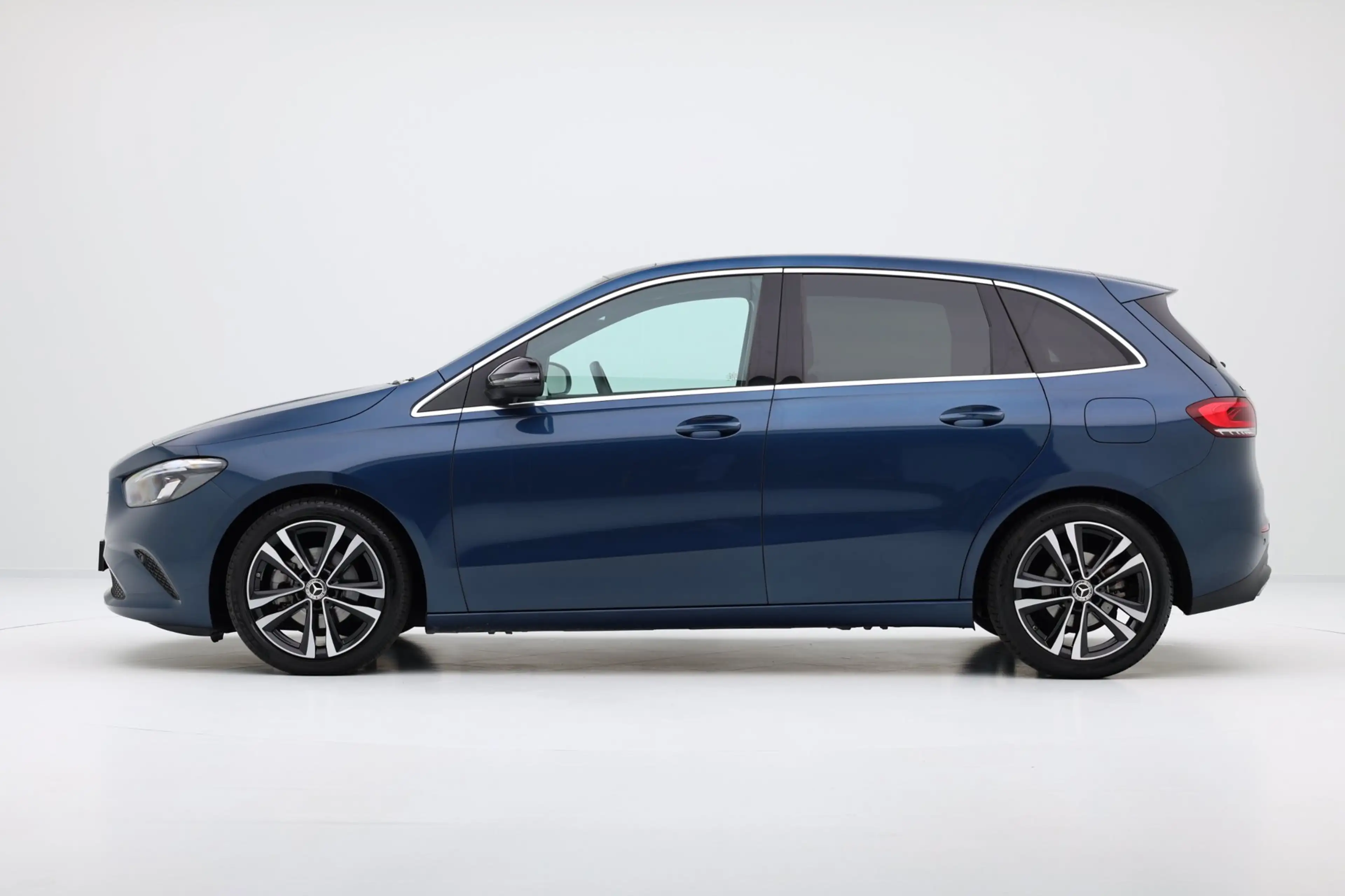Mercedes-Benz B 180 Launch Edition Aut. 1e eig.|Pano|Clima|Leer|Cam|PD — photo 34