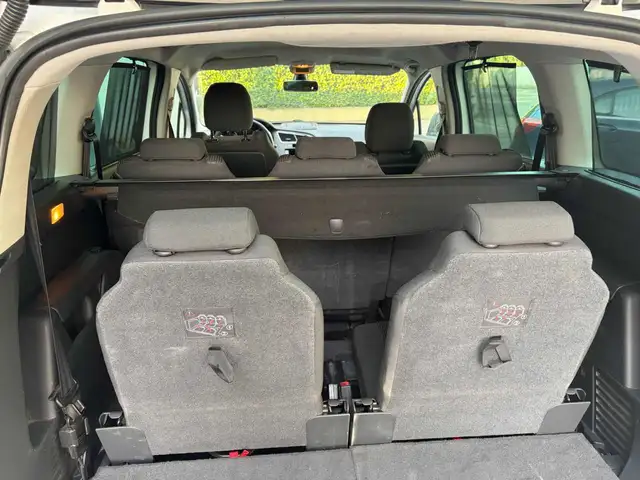 Peugeot 5008 view 10