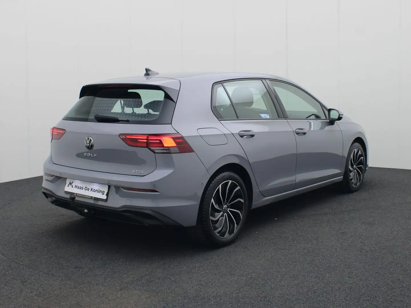 Volkswagen Golf 1.0eTSI/110PK Life Business DSG · Navigatie · Trek Grijs - 2