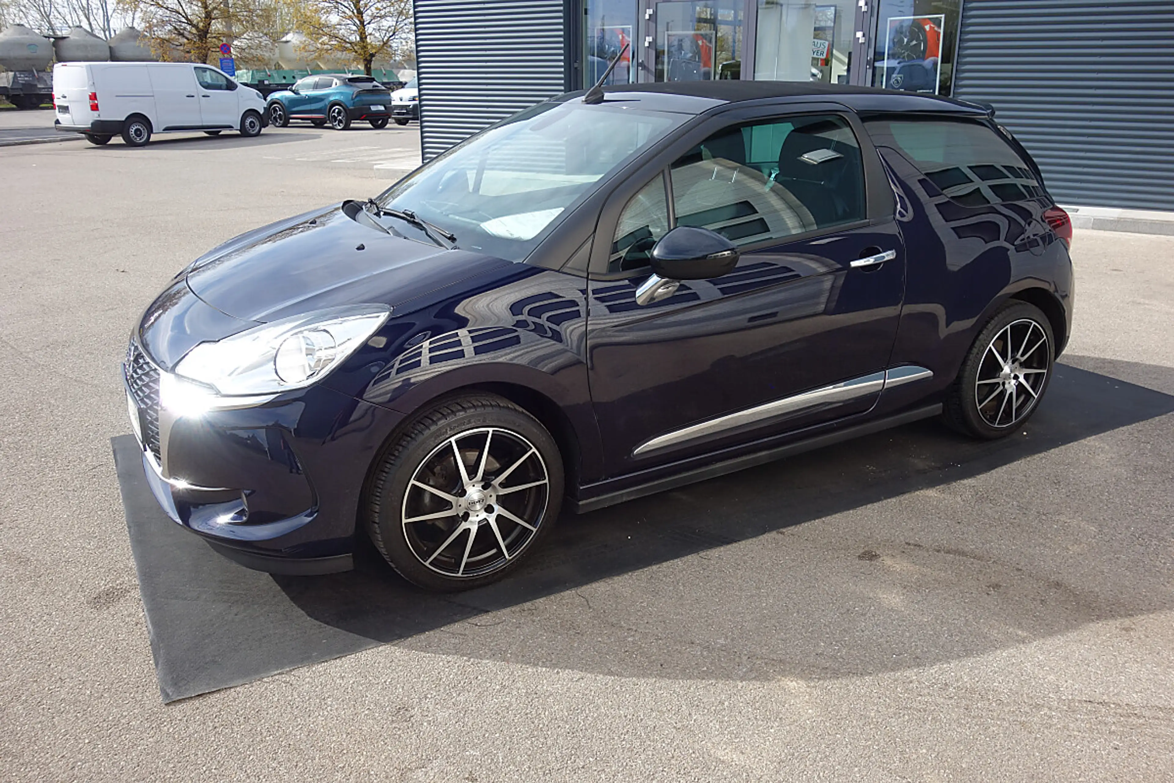 DS Automobiles DS 3 DS3 Cabrio PureTech 130 S&S Sport Chic — photo 4