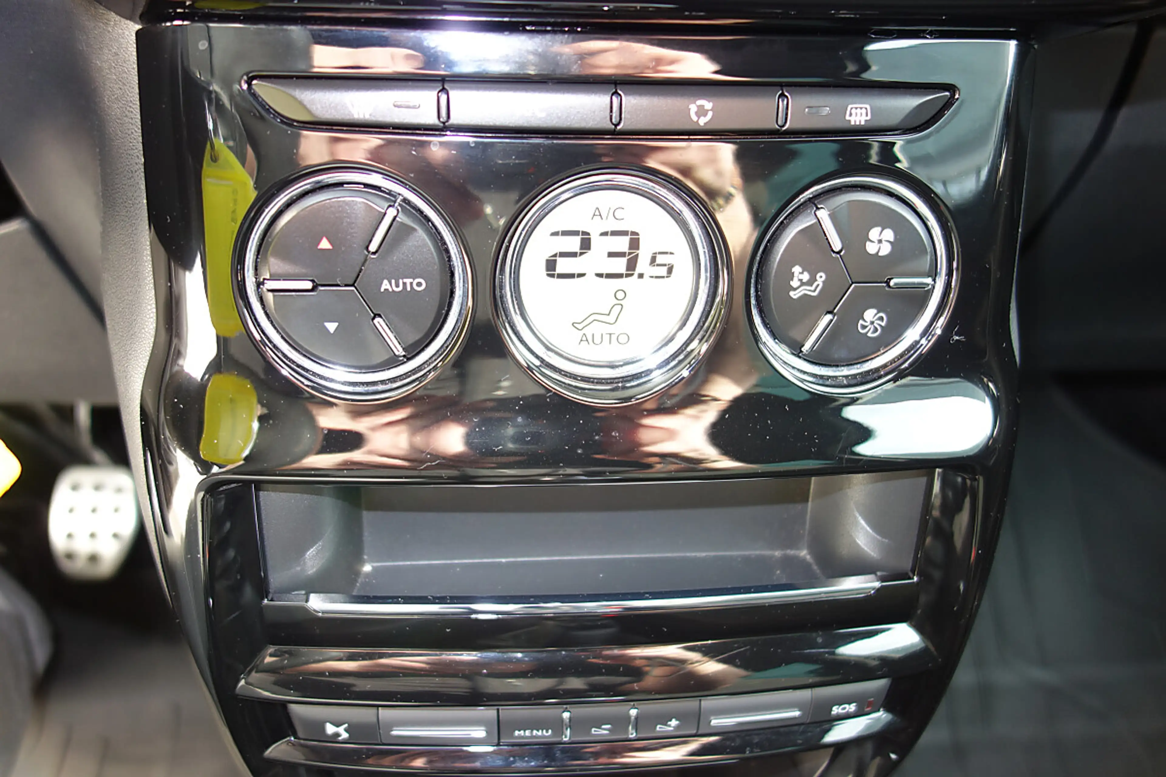 DS Automobiles DS 3 DS3 Cabrio PureTech 130 S&S Sport Chic — photo 10