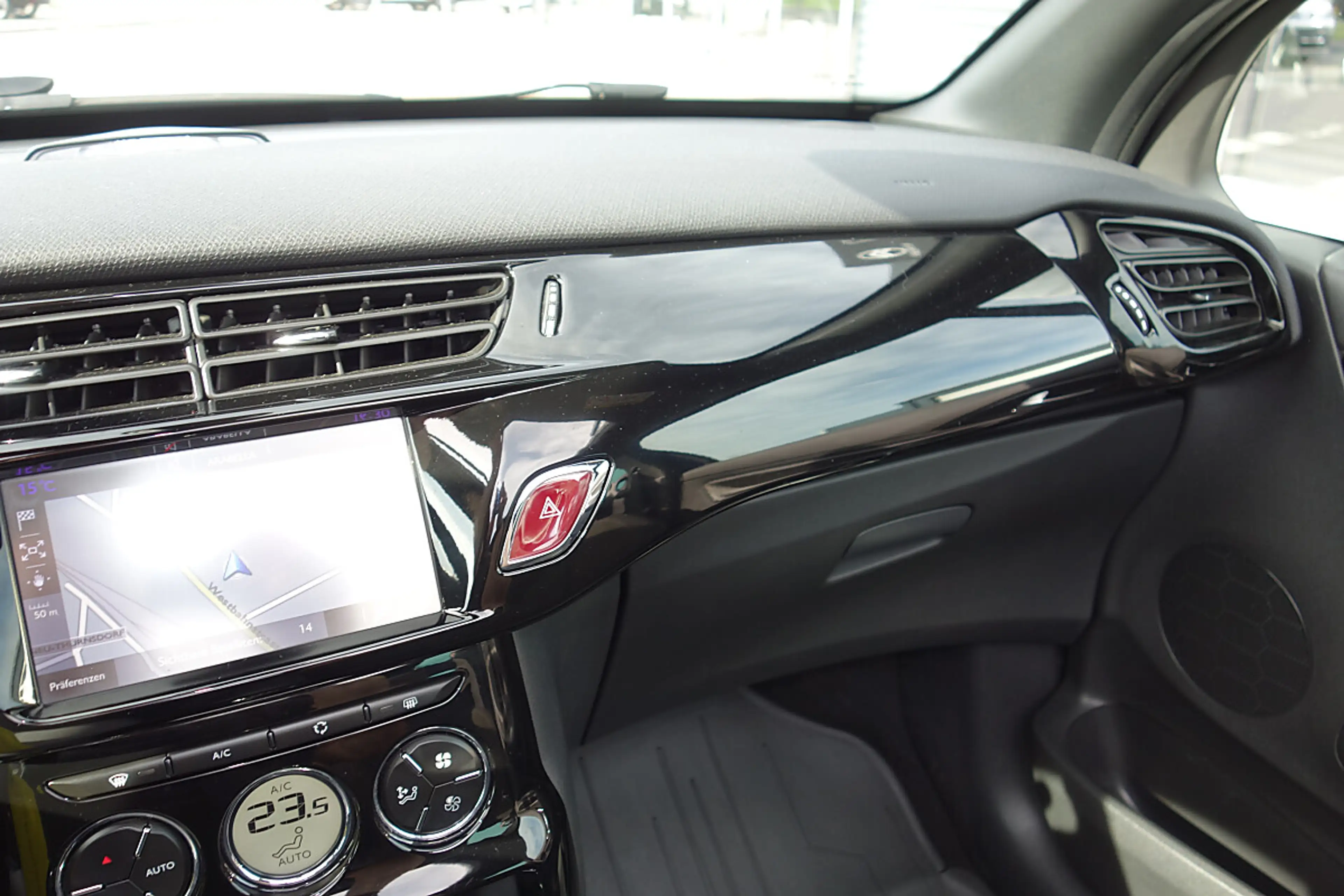 DS Automobiles DS 3 DS3 Cabrio PureTech 130 S&S Sport Chic — photo 14