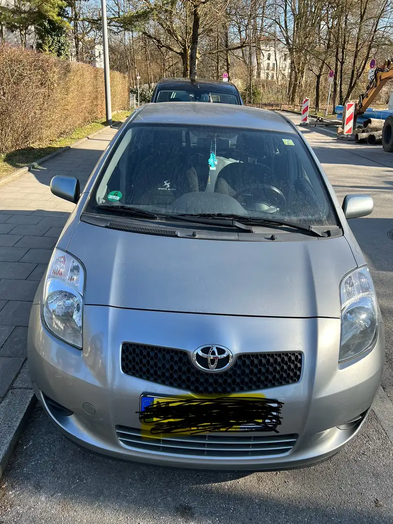Toyota Yaris 1.0 VVT-i - 1