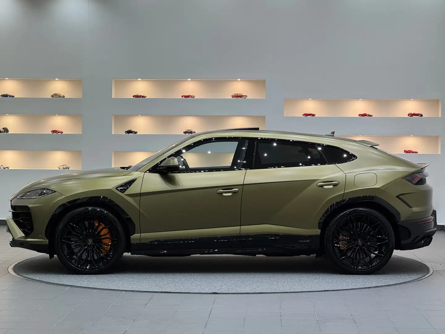 Lamborghini Urus Urus SE *PPF*Verde Gea matt*B&O*Hinterachslenkung* Bronze - 2