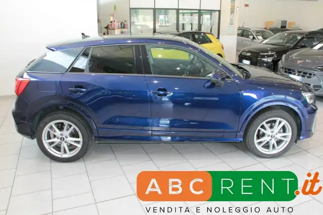 Audi Q2 view 8