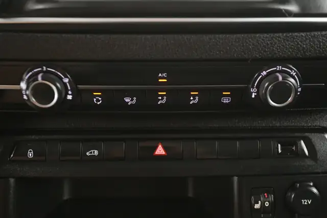 Peugeot E-Expert view 19