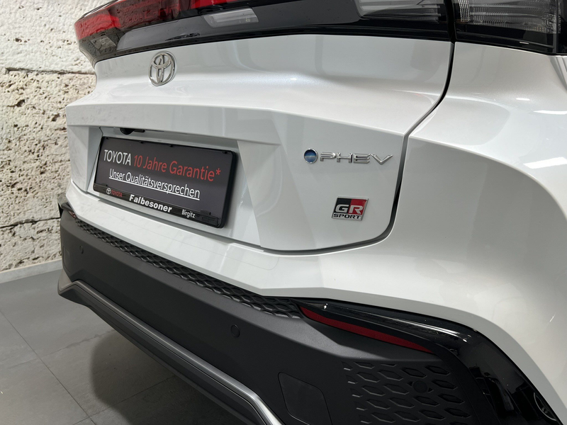 Toyota C-HR Plug-In Hybrid GR Sport "BARPREIS" — photo 7