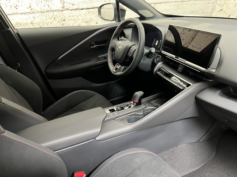 Toyota C-HR Plug-In Hybrid GR Sport "BARPREIS" — photo 8