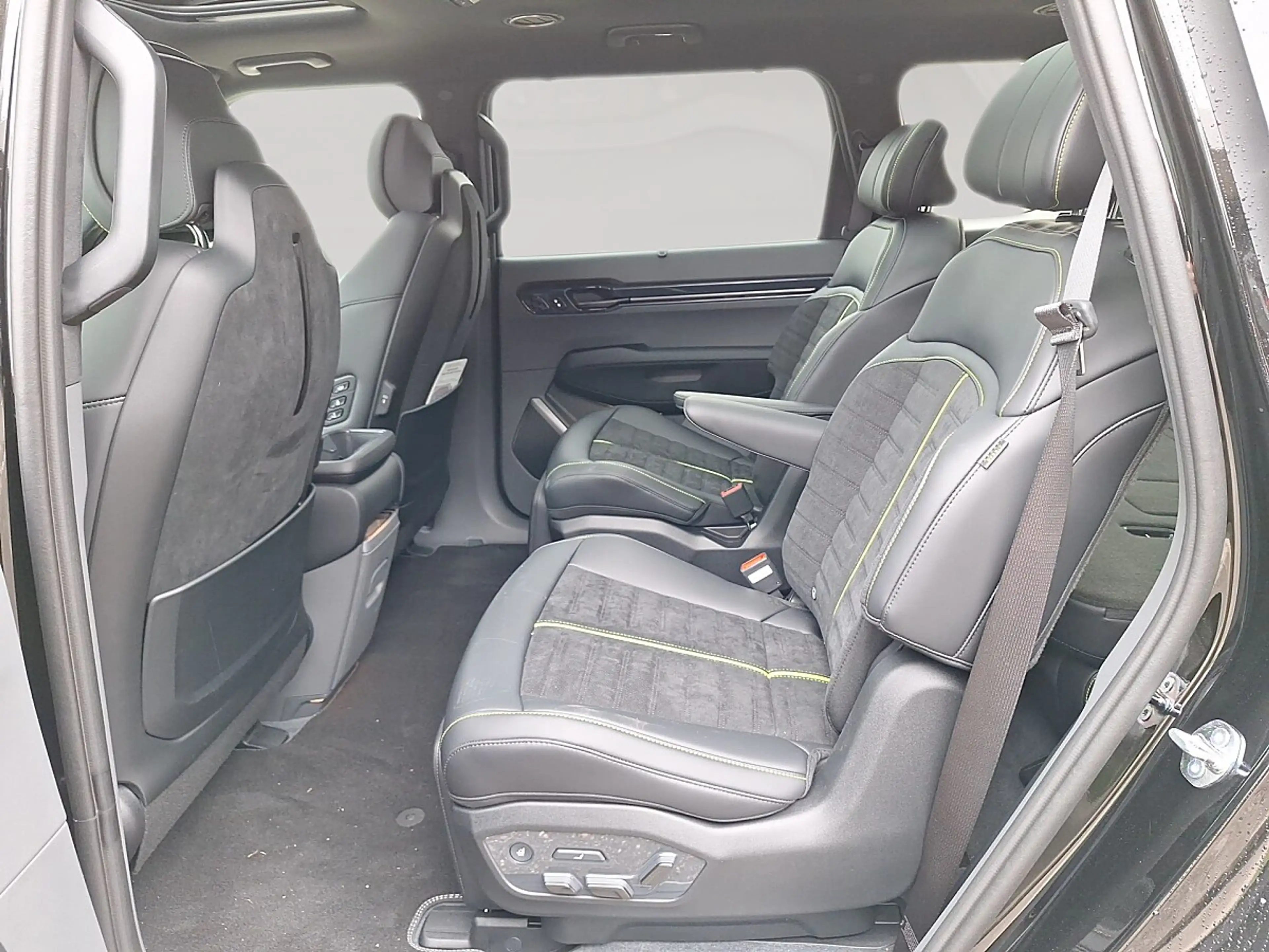Kia EV9 AWD 99.8kWh GT Aut. — photo 13