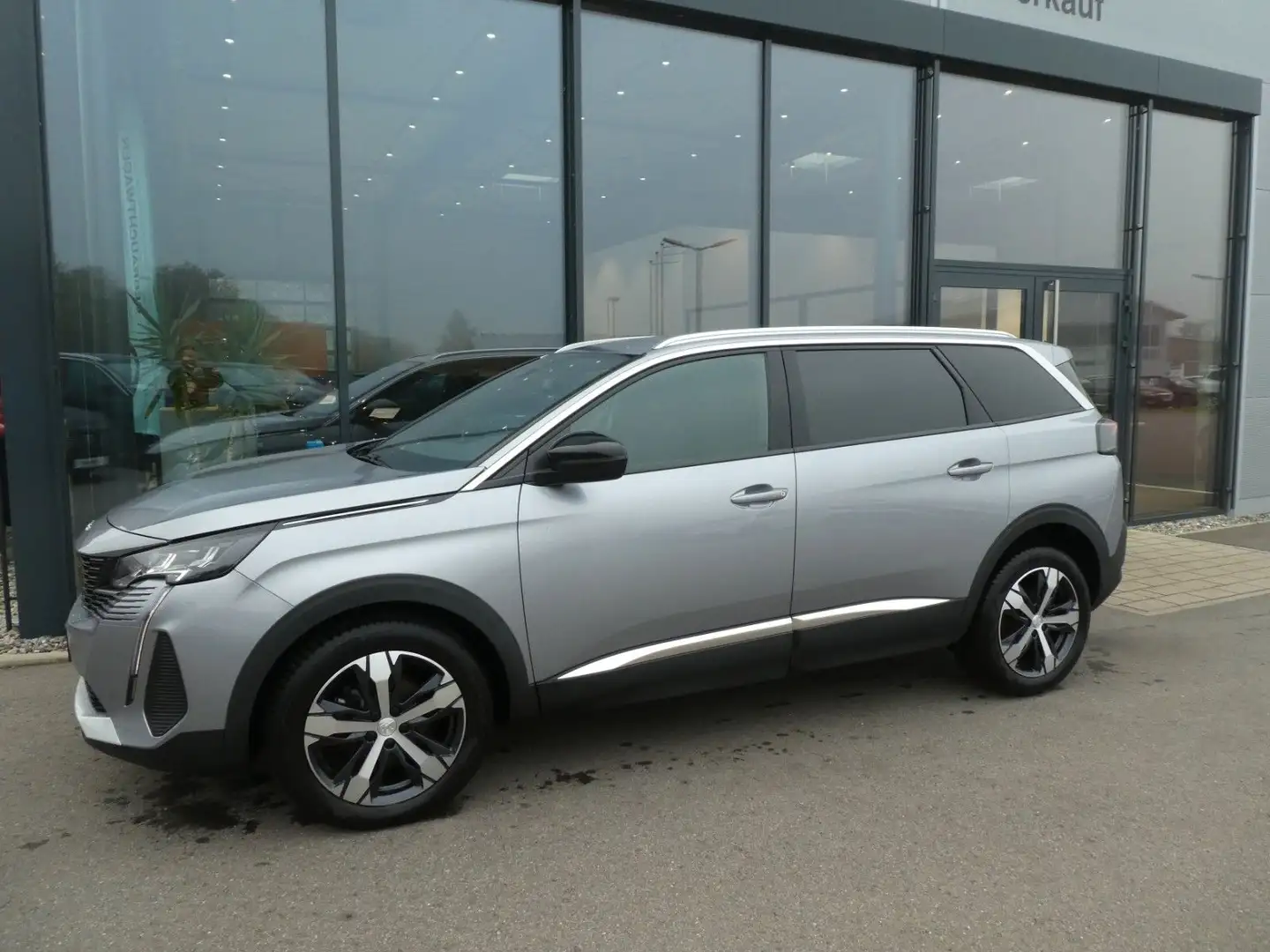 Peugeot 5008 Allure Pack, Klima, SHZ, PDC, Kamera, Navi Silber - 2