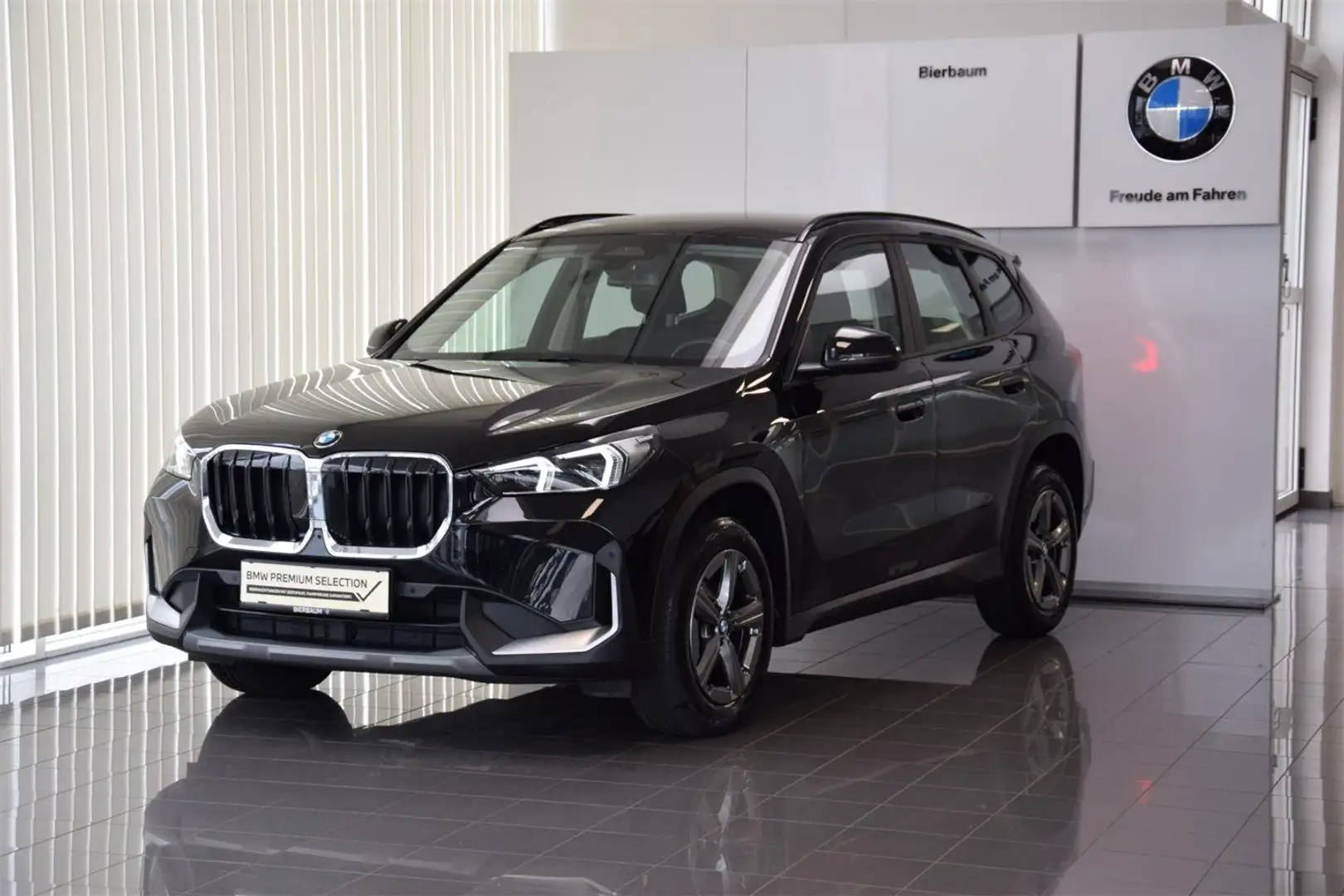 BMW X1 sDrive18d Zwart - 1