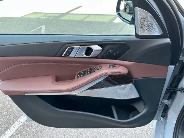BMW X5 view 14