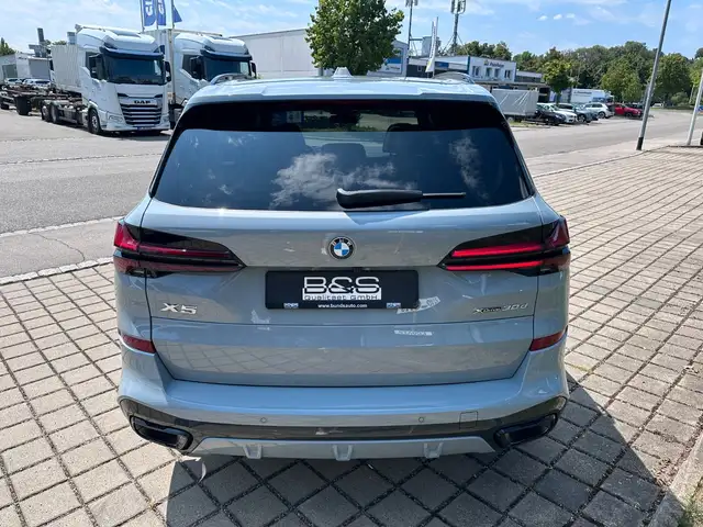 BMW X5 view 7