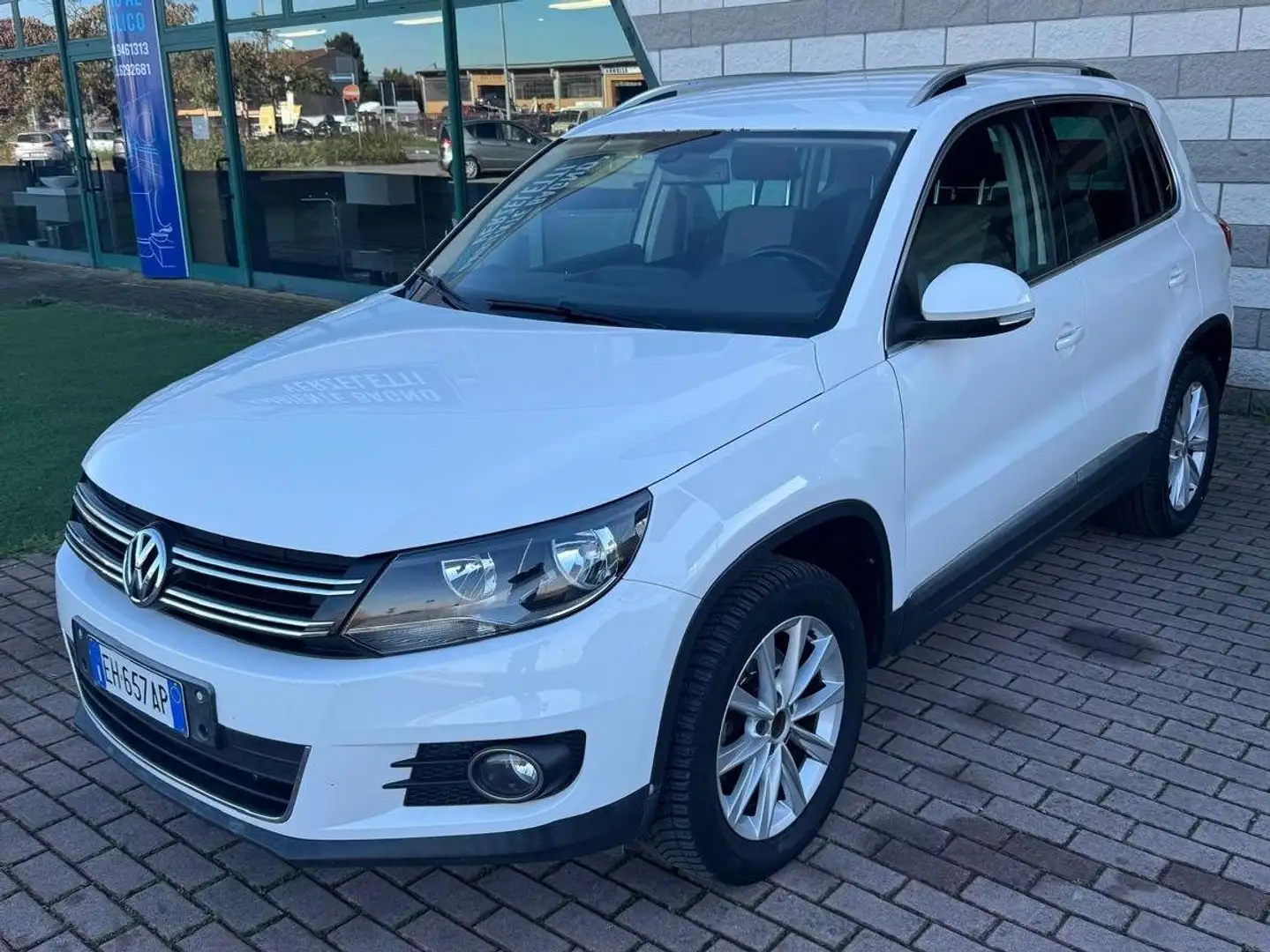 Volkswagen Tiguan 2011 2.0 tdi 140CV 4MOTION DSG SPORT E STYLE Weiß - 2