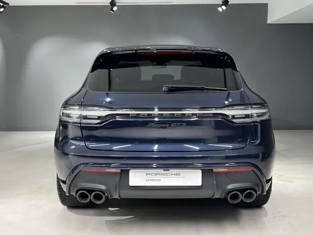Porsche Macan view 4