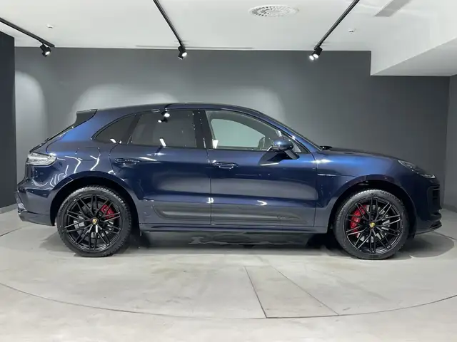 Porsche Macan view 6