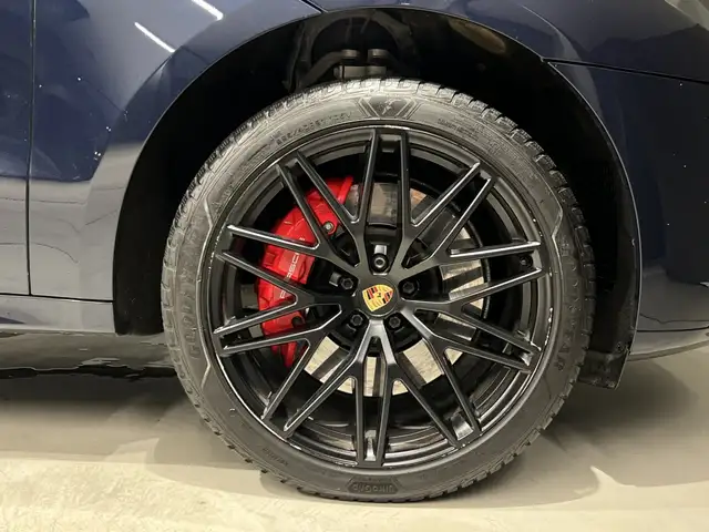 Porsche Macan view 14