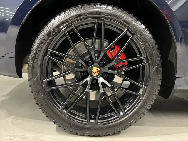 Porsche Macan view 15