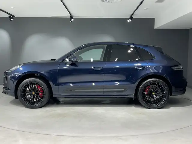 Porsche Macan view 2