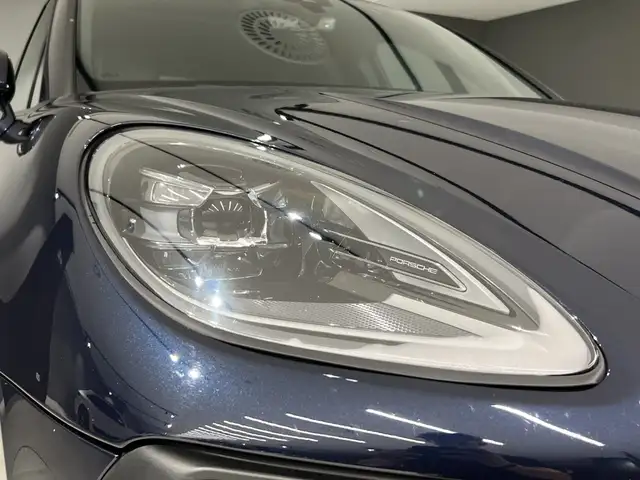 Porsche Macan view 10